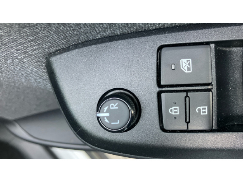 Toyota Yaris Cross 1.5 Hybrid Design 5dr CVT Hybrid Estate